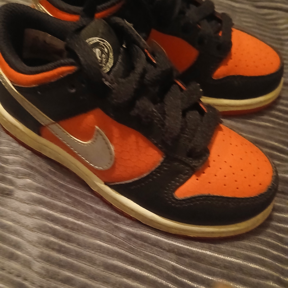 Nike Kids' Black and Orange Sneakers